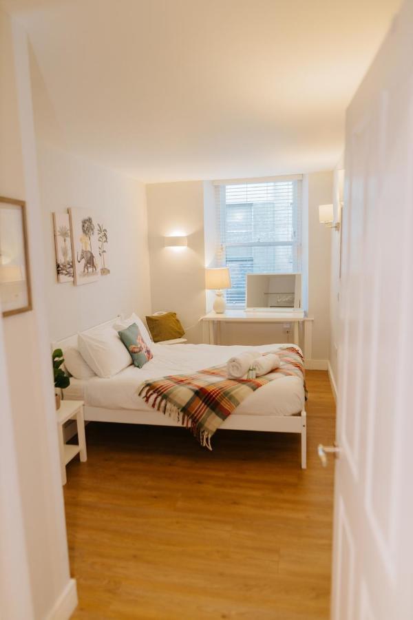 Luxury Modern 3 Bedroom Apartment In City Centre Εδιμβούργο Εξωτερικό φωτογραφία